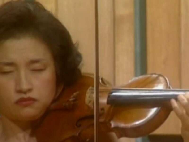 NEW TO YOUTUBE | Violinist Kyung-Wha Chung - Bach Violin Concerto No. 2 in E Major [1997] - image attachment