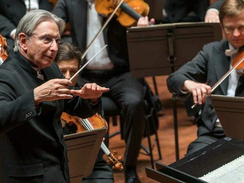 Conductor Michael Tilson Thomas Returns to the Stage  - image attachment